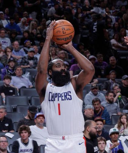 爱游戏入口-包含西班牙队带队取胜！，哈登重要时刻比赛局势复杂观众掌声雷动的词条