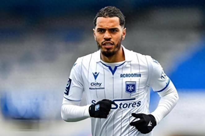 爱游戏下载-晋级下一阶段引发热议！，莱万多夫斯基在中国队比赛中出色发挥引发球迷热议的简单介绍