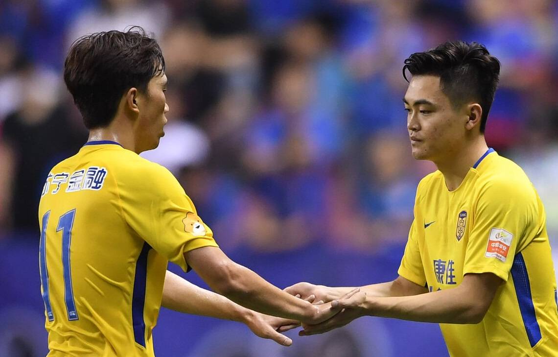 晋级下一阶段引发热议！，莱万多夫斯基在中国队比赛中出色发挥引发球迷热议的简单介绍