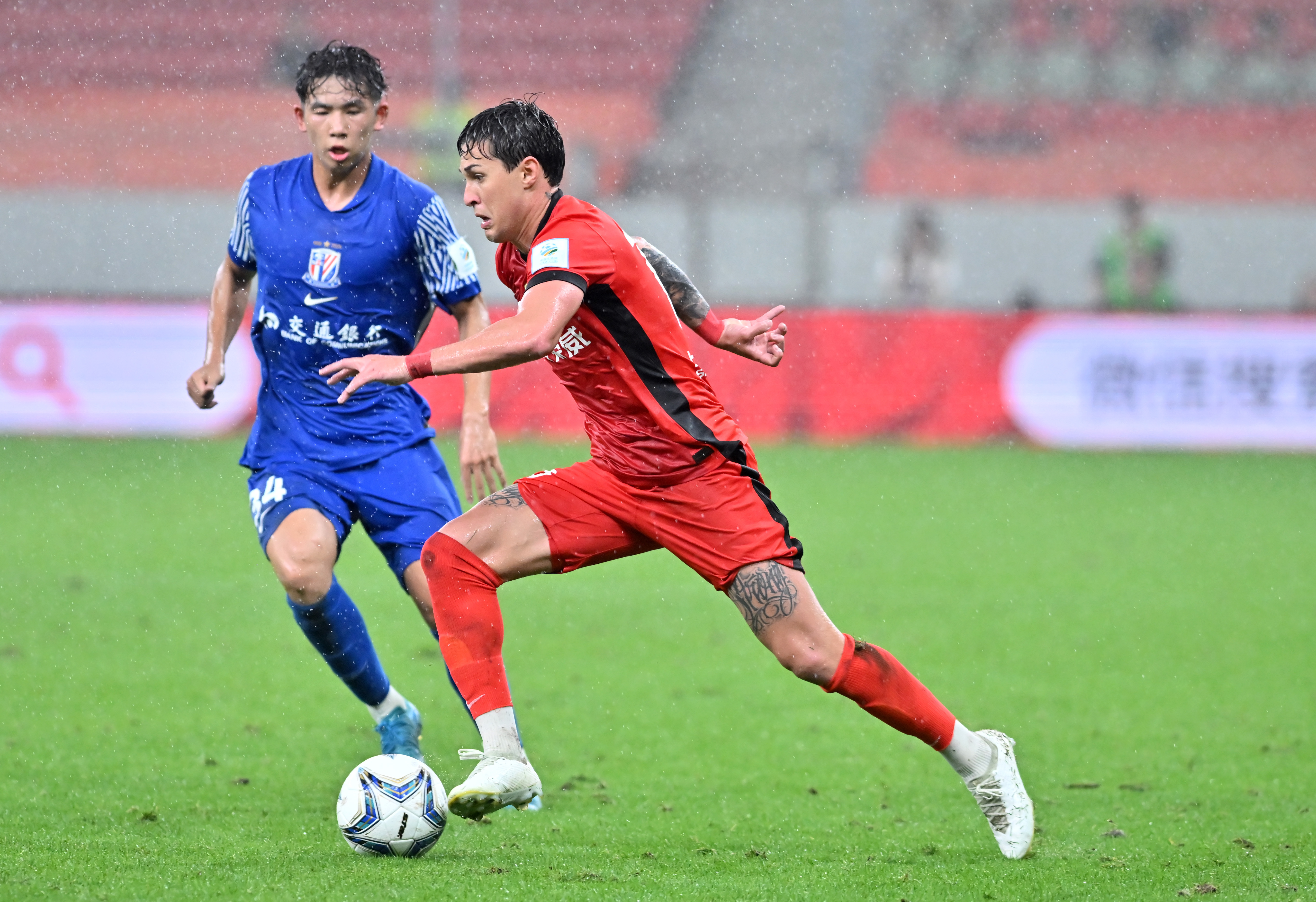 上海申花训练开放日，集结日伤情更新引欢呼，全明星赛在即，球探报告显示潜力的简单介绍