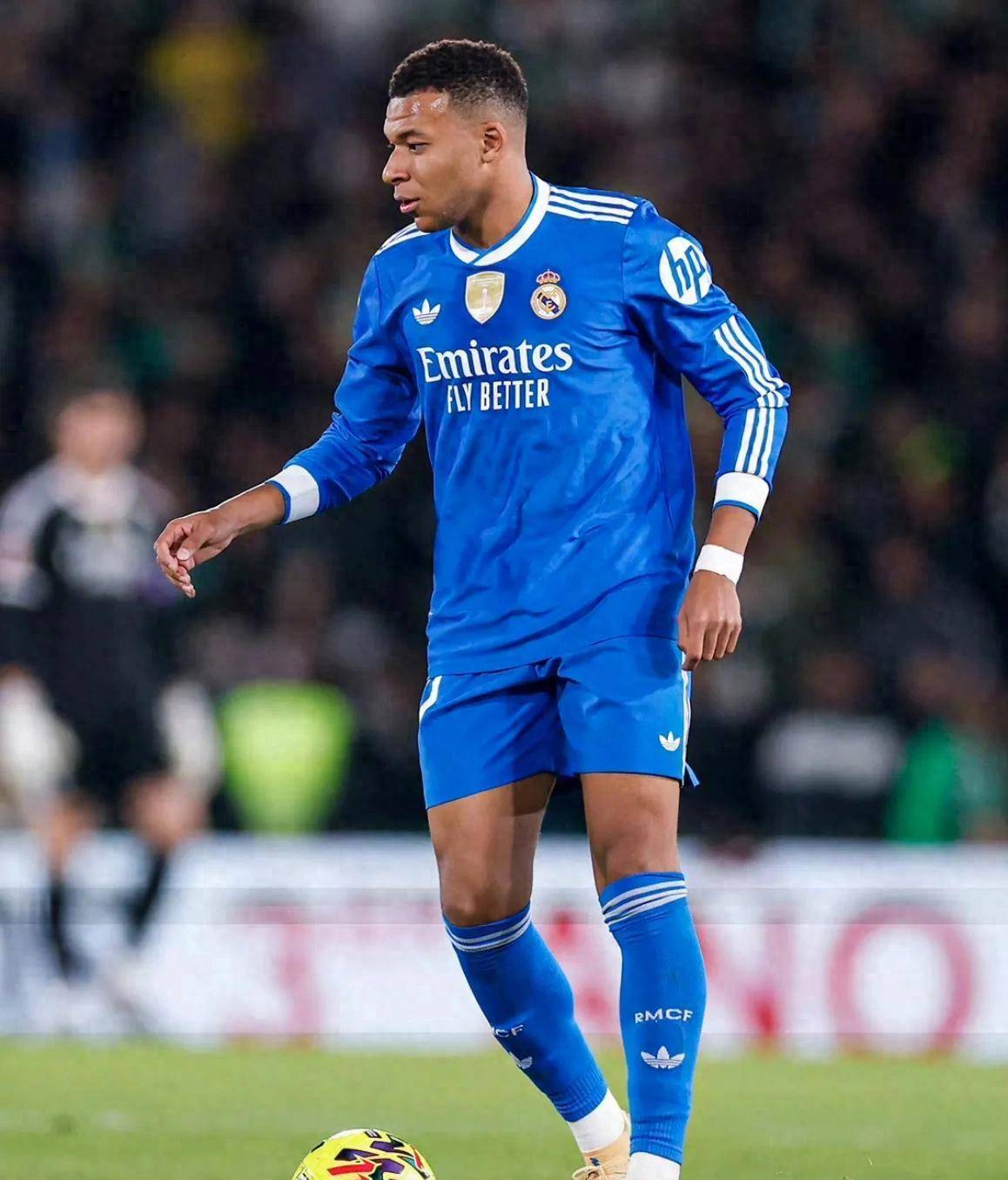 国际比赛日NBA总决赛传出新动向，皇家马德里调整名单，管理层表态：质疑声仍在，团队化学反应显著的简单介绍